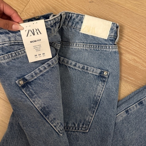Zara Mom Fit Jeans - Picture 4 of 6